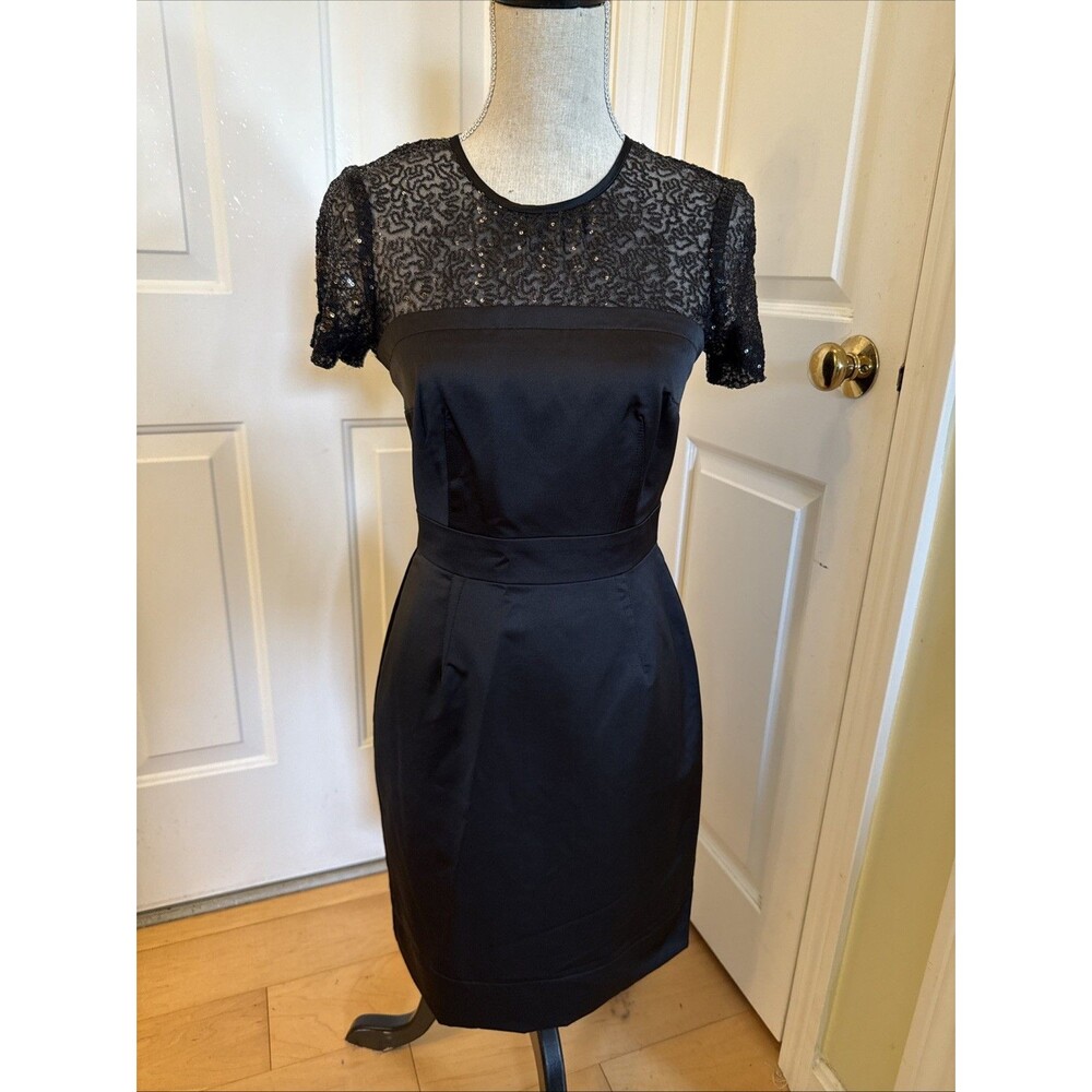 SEQUIN STUNNER Trina Turk Black Sequin Short Sleeve Women’s Satin Dress Size 2